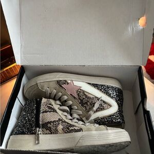 ShuShop High-Top Sneakers with Pink Star and Glitter
